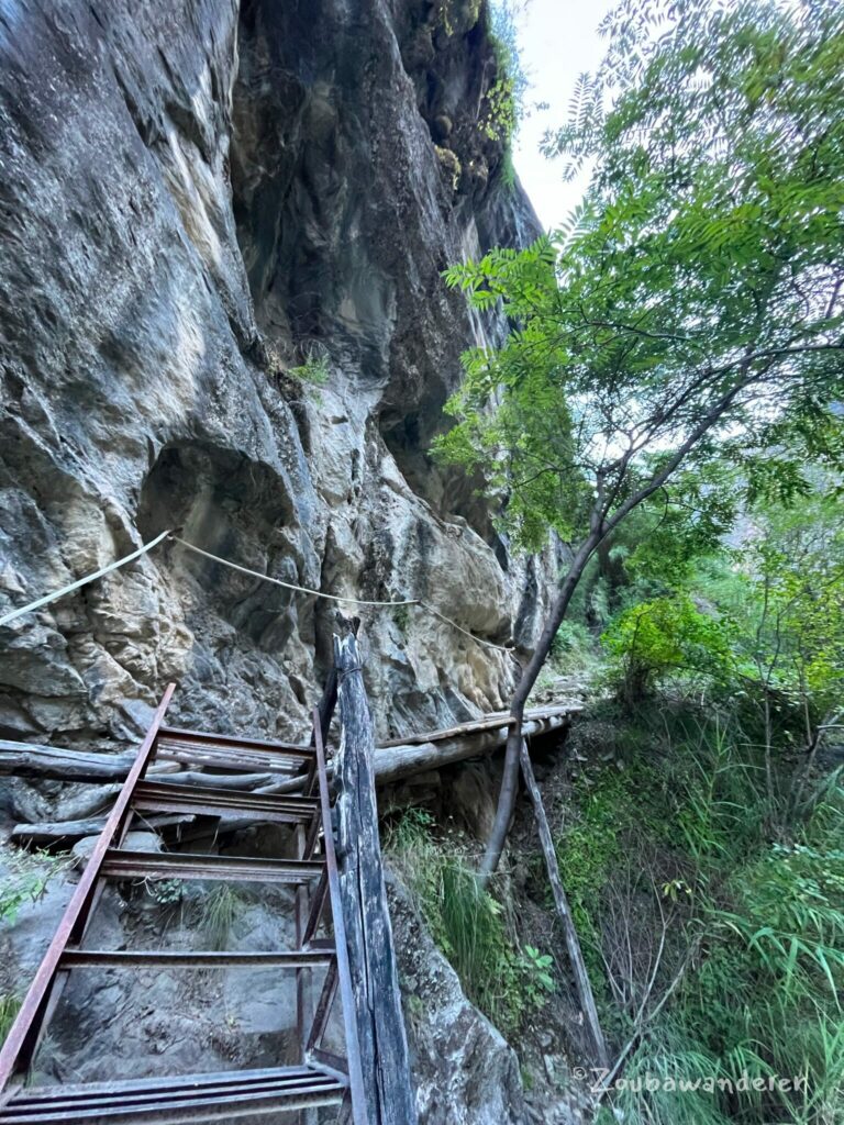 Tiger Leaping Gorge TLG