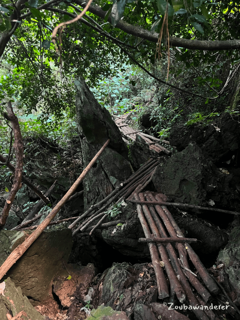 Phar Kew Lom viewpoint hike